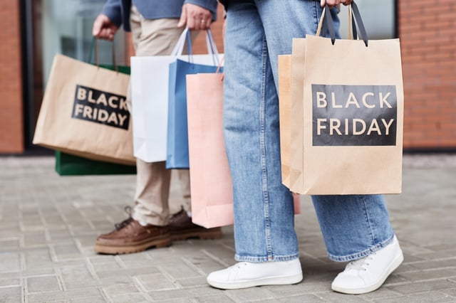 Black Friday Shopping Hits Strong Consumer Turnout Black Friday Shopping Hits Strong Consumer Turnout