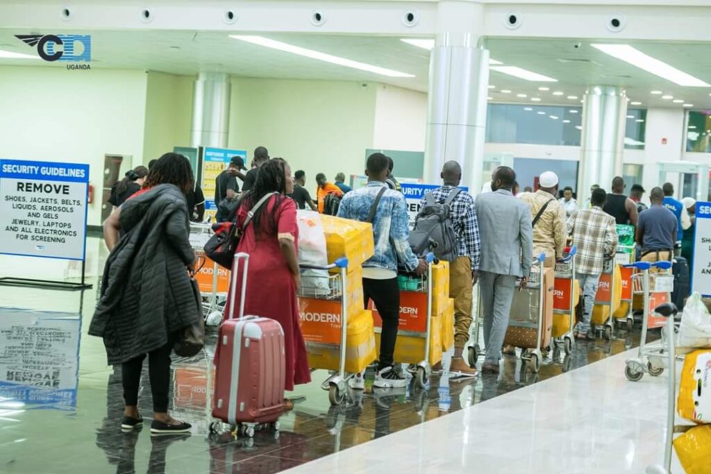 Americans Travel Domestically in Record Numbers Americans Travel Domestically in Record Numbers