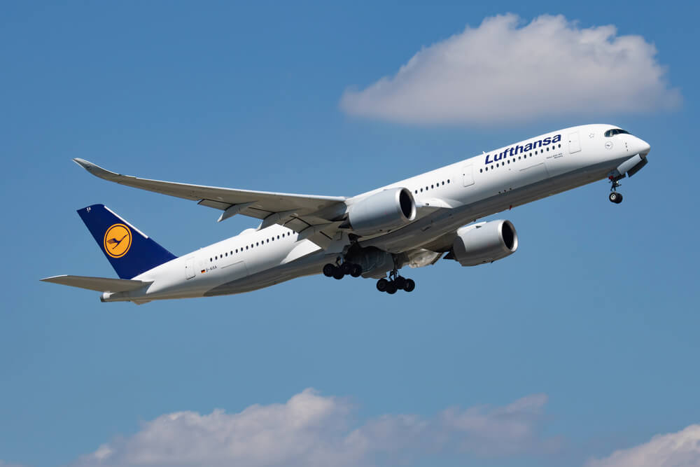 Europe’s Airlines Clamp Down on Power Banks After Dangerous Cabin Fire